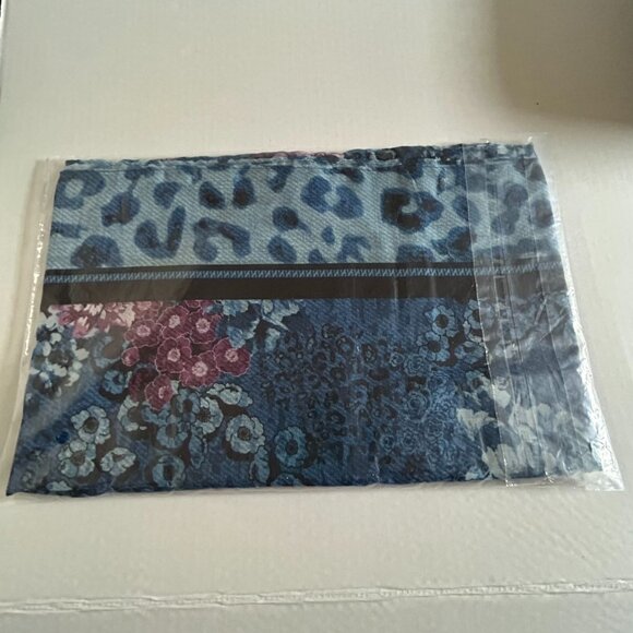 NWT Northern Reflections Blue and Pink Floral and Animal Print Scarf - Picture 2 of 10